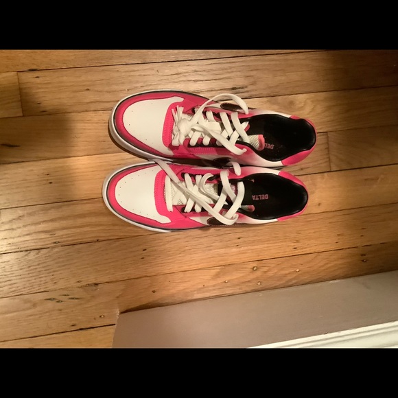 Nike sneakers - Picture 2 of 2